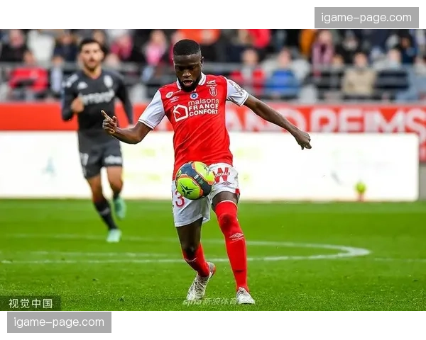 深度复盘:从数据看兰斯如何用高位逼抢战术遏制摩纳哥的进攻。 深度复盘:从数据看兰斯如何用高位逼抢战术遏制摩纳哥的进攻。