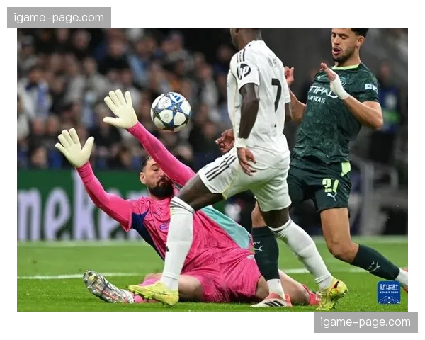 皇马官方:维尼修斯因腿筋伤势将缺阵三周,确认无缘欧冠四分之一决赛首回合 皇马官方:维尼修斯因腿筋伤势将缺阵三周,确认无缘欧冠四分之一决赛首回合